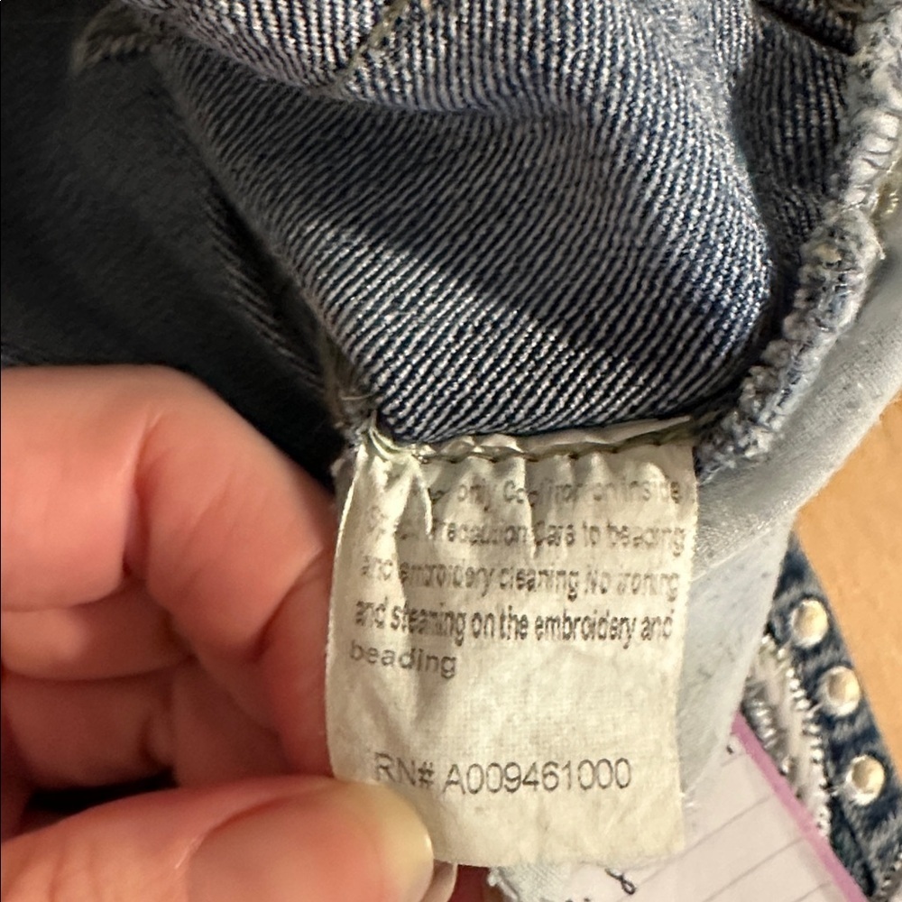 Vintage Boston Proper size 4 Blue Flare Jeans with White Embroidery Sequins - Picture 7 of 7
